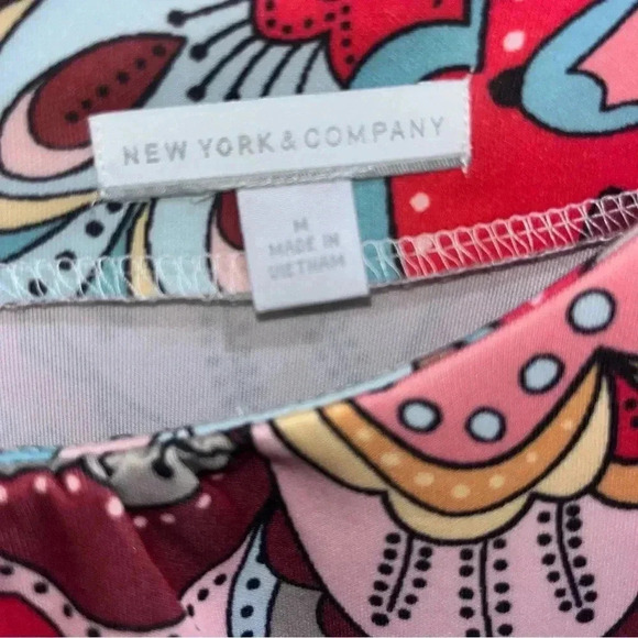 Stylish NEW YORK AND CO MULTICOLORED DRESS - Picture 3 of 4